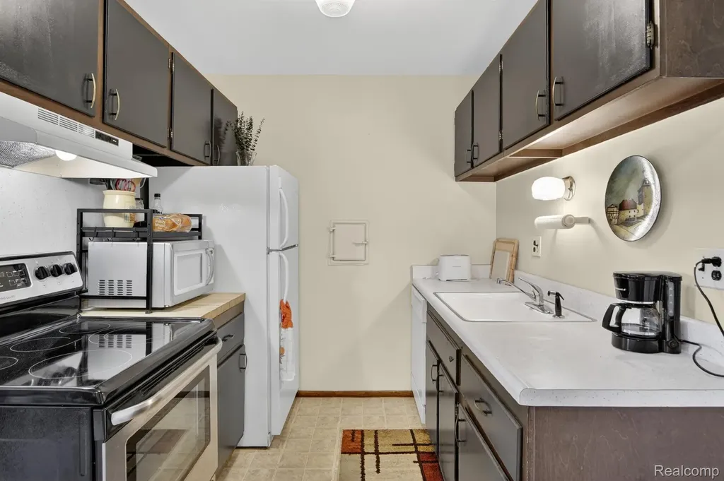 24111 Meridian Road Grosse Ile Township MI 48138