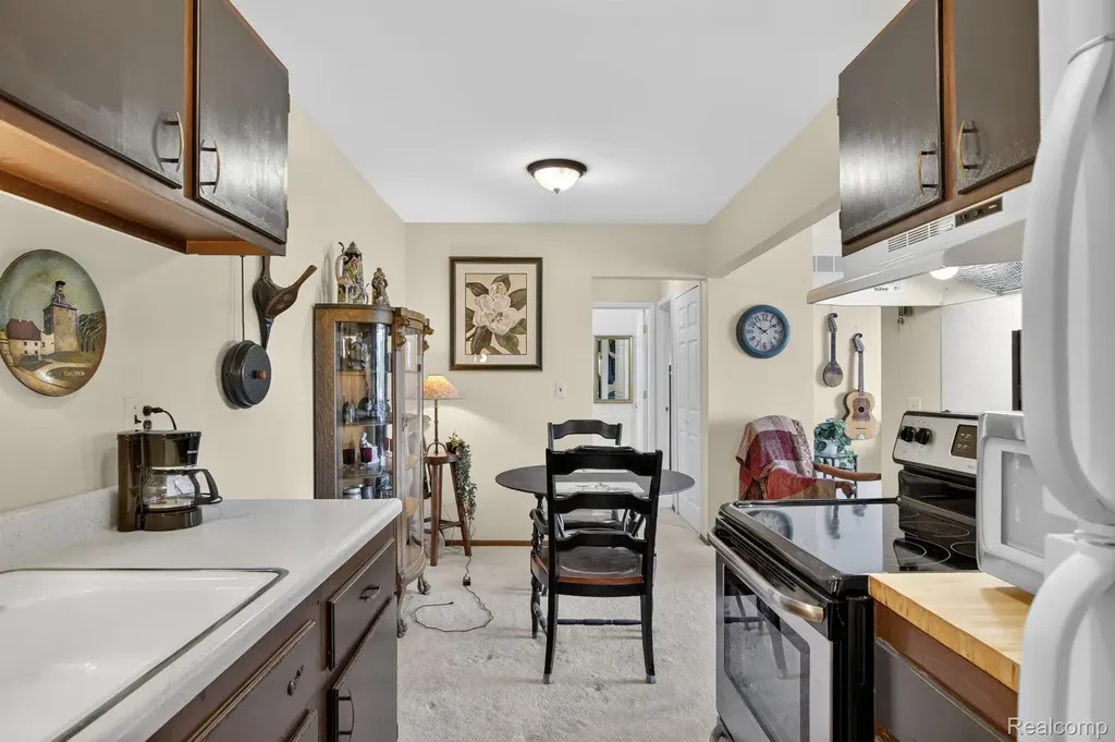 24111 Meridian Road Grosse Ile Township MI 48138