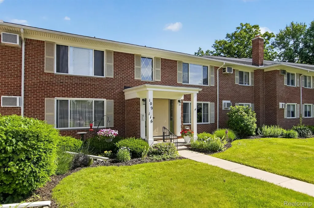 24111 Meridian Road Grosse Ile Township MI 48138