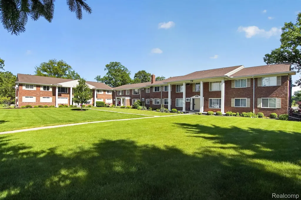 24111 Meridian Road Grosse Ile Township MI 48138