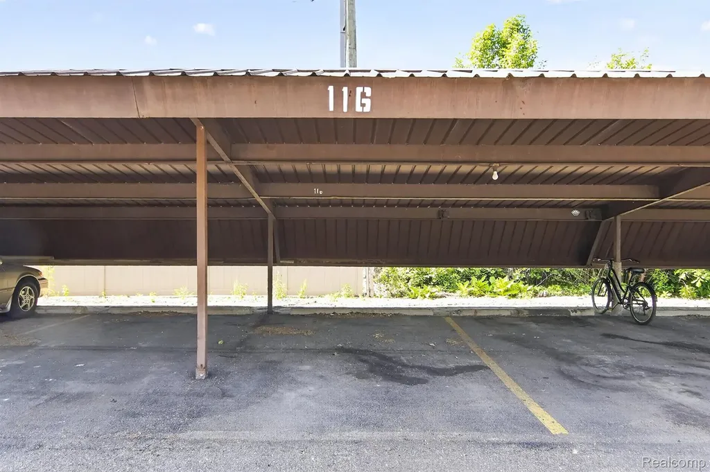 24111 Meridian Road Grosse Ile Township MI 48138
