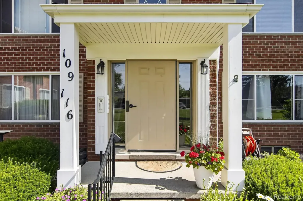24111 Meridian Road Grosse Ile Township MI 48138