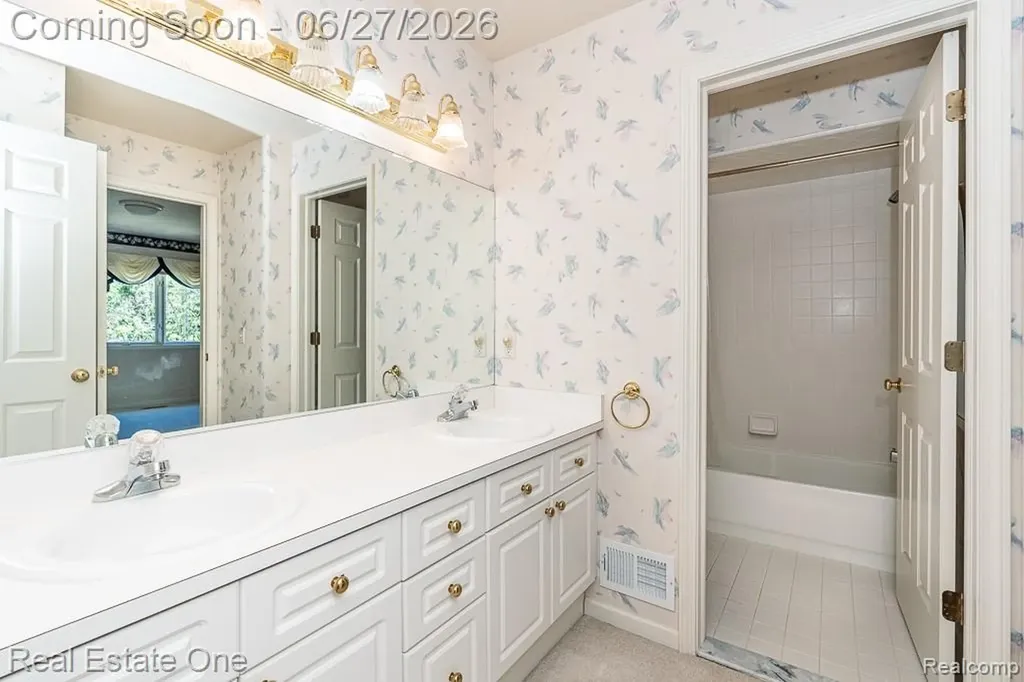 3347 Saint George Court Rochester City MI 48306