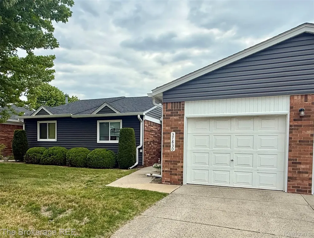 37830 Erna Drive Sterling Heights City MI 48312