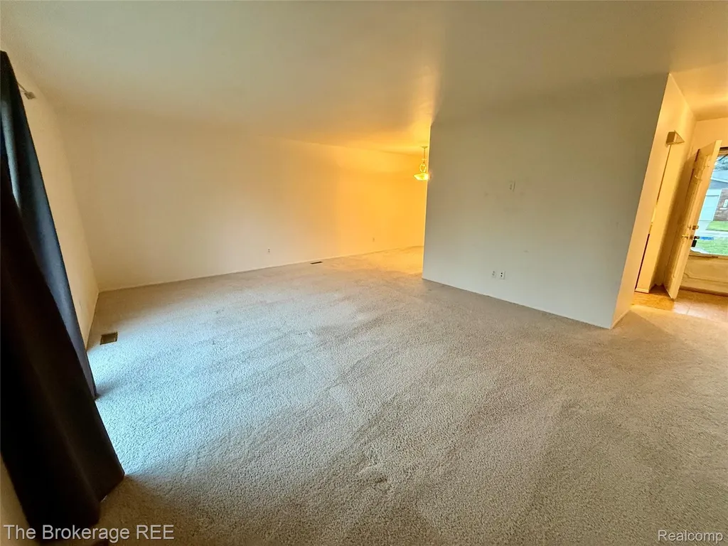 37830 Erna Drive Sterling Heights City MI 48312