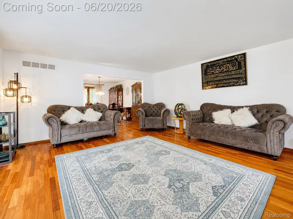 31250 Westwood Road Farmington Hills City MI 48331