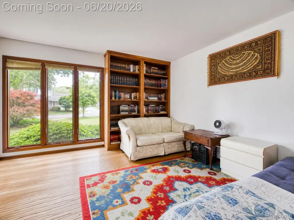 31250 Westwood Road Farmington Hills City MI 48331