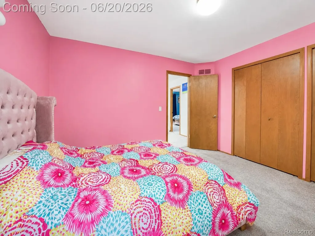 31250 Westwood Road Farmington Hills City MI 48331