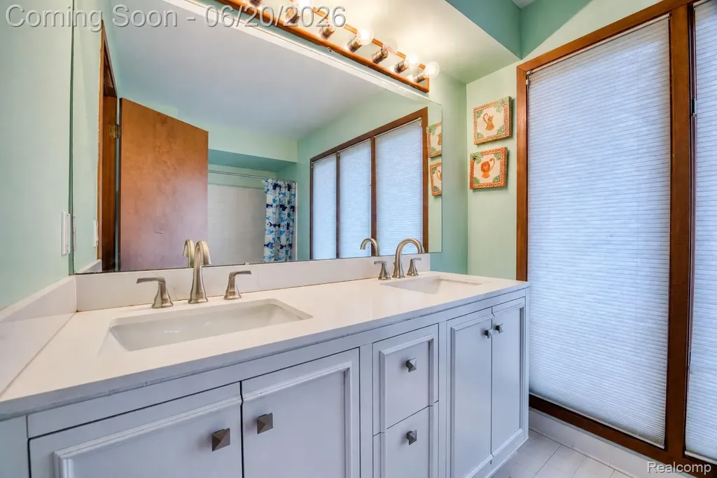 31250 Westwood Road Farmington Hills City MI 48331