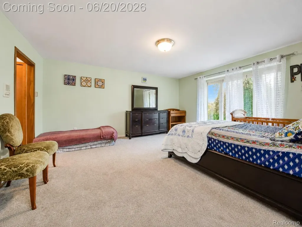 31250 Westwood Road Farmington Hills City MI 48331