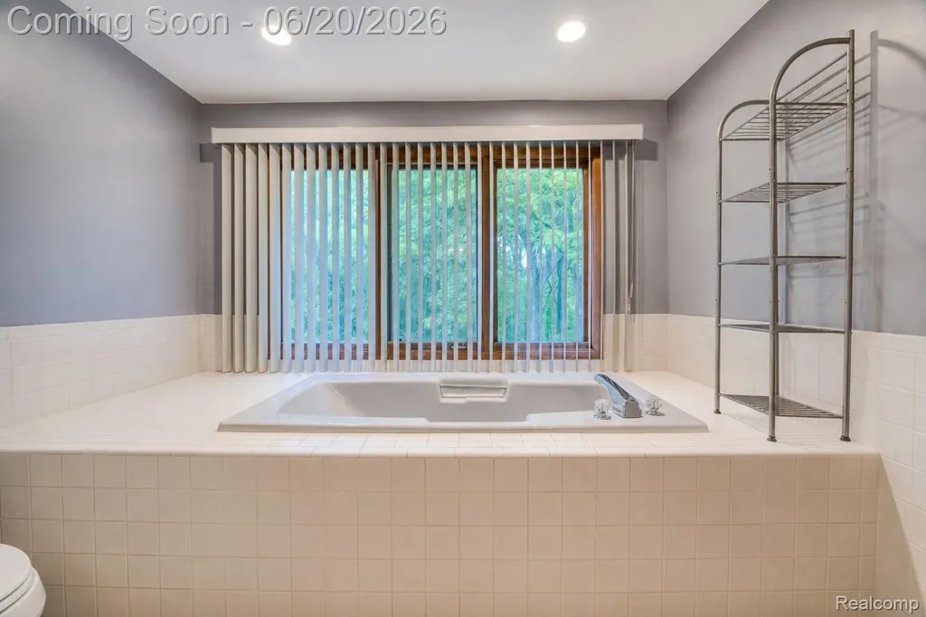 31250 Westwood Road Farmington Hills City MI 48331