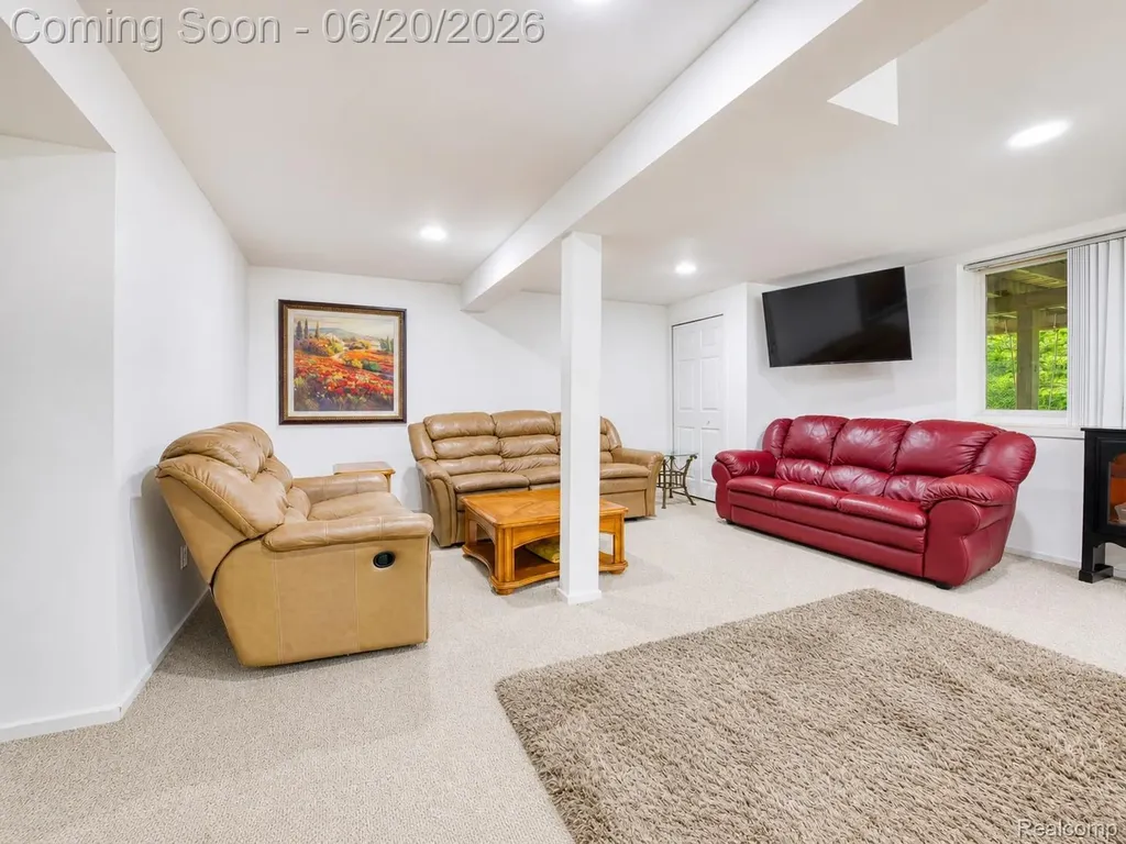 31250 Westwood Road Farmington Hills City MI 48331