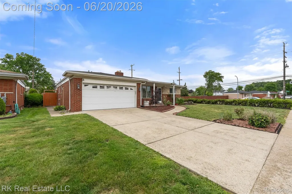 28987 James Drive Warren City MI 48092