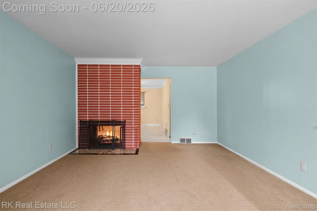 28987 James Drive Warren City MI 48092
