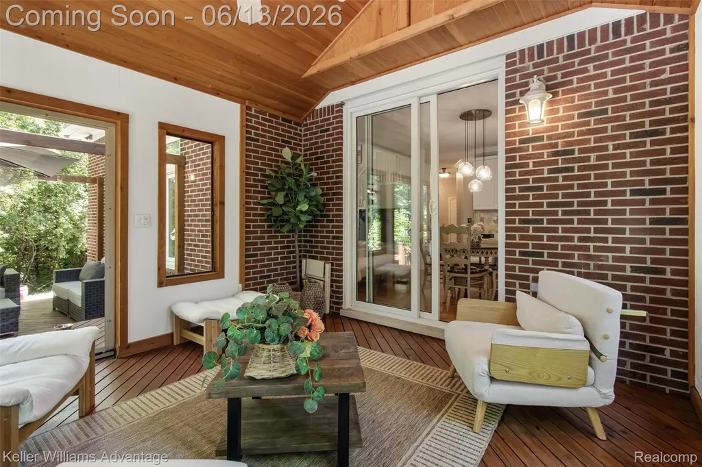 25842 Arcadia Drive Novi City MI 48374