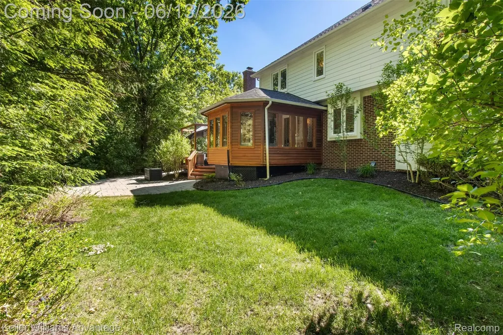 25842 Arcadia Drive Novi City MI 48374