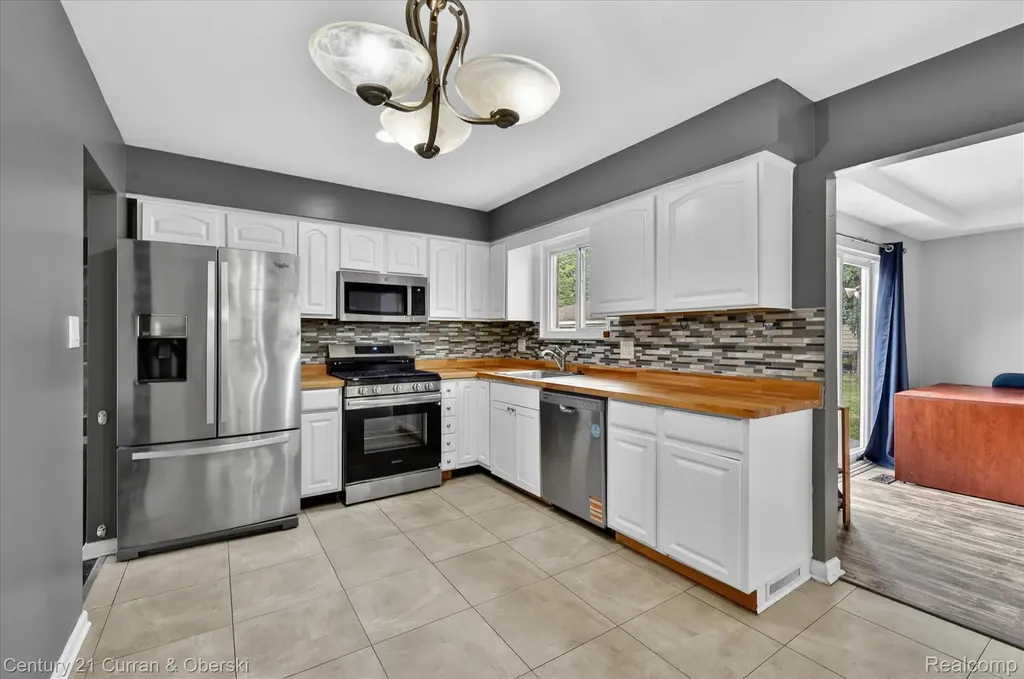 35669 Hees Street Livonia City MI 48150