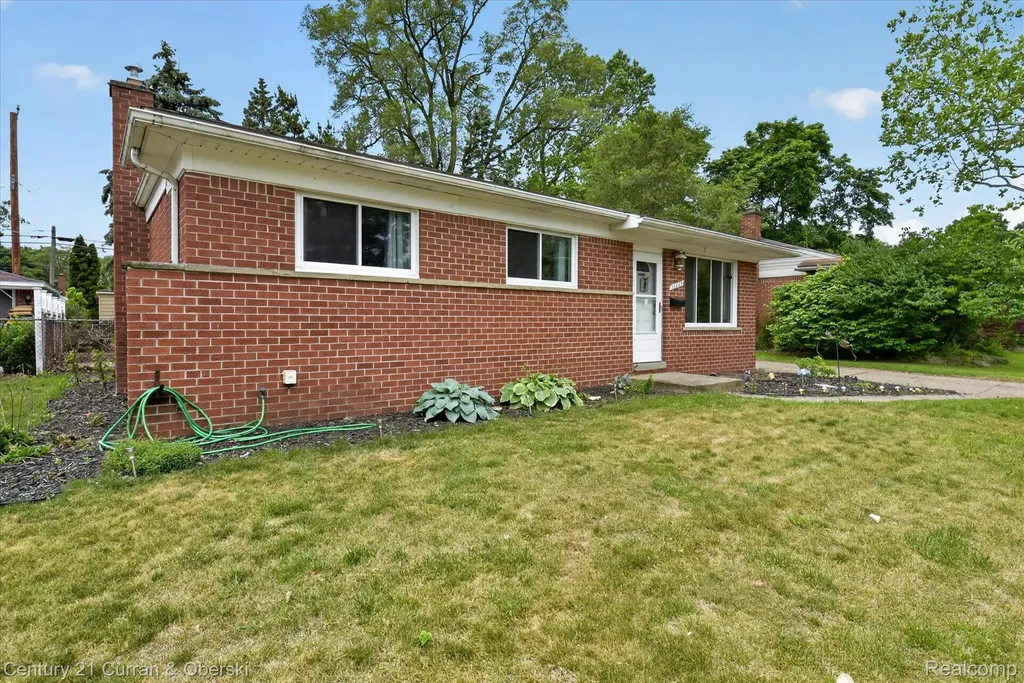 35669 Hees Street Livonia City MI 48150