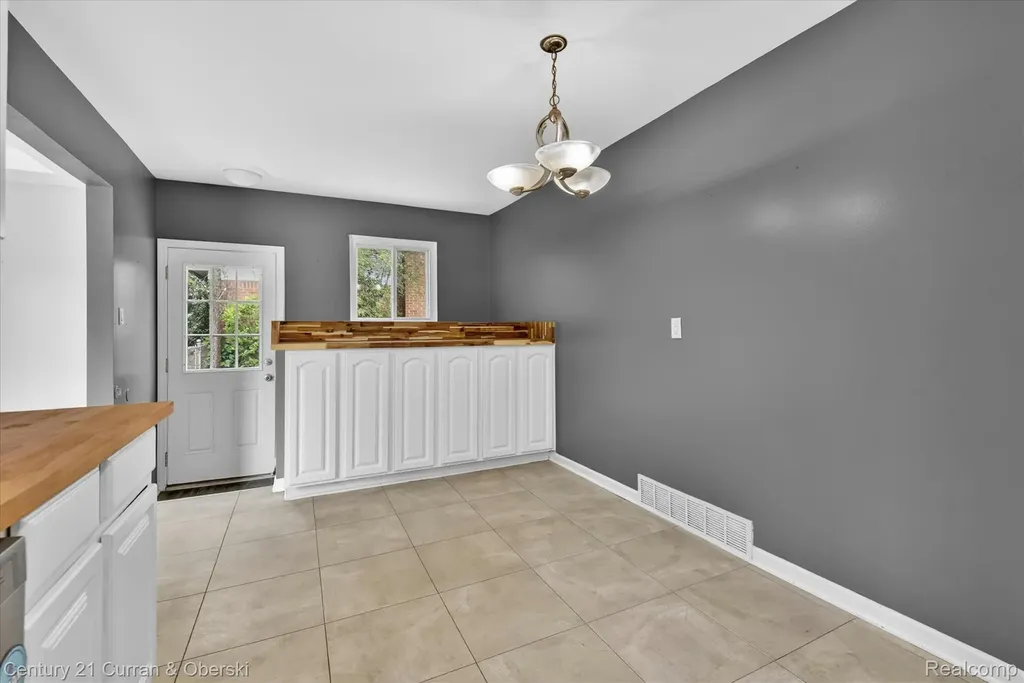 35669 Hees Street Livonia City MI 48150