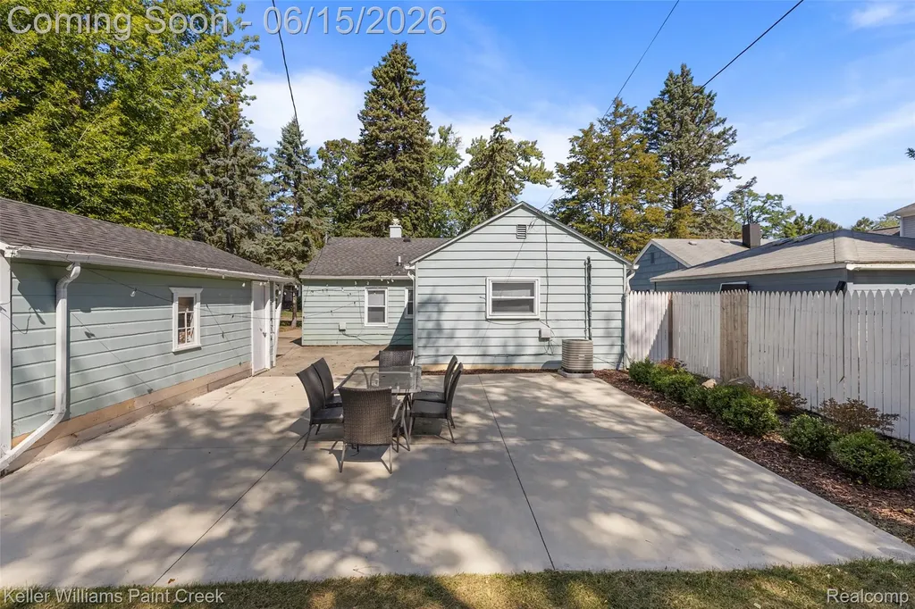 608 E Windemere Avenue Royal Oak City MI 48073