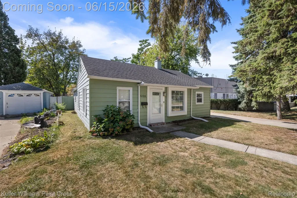 608 E Windemere Avenue Royal Oak City MI 48073