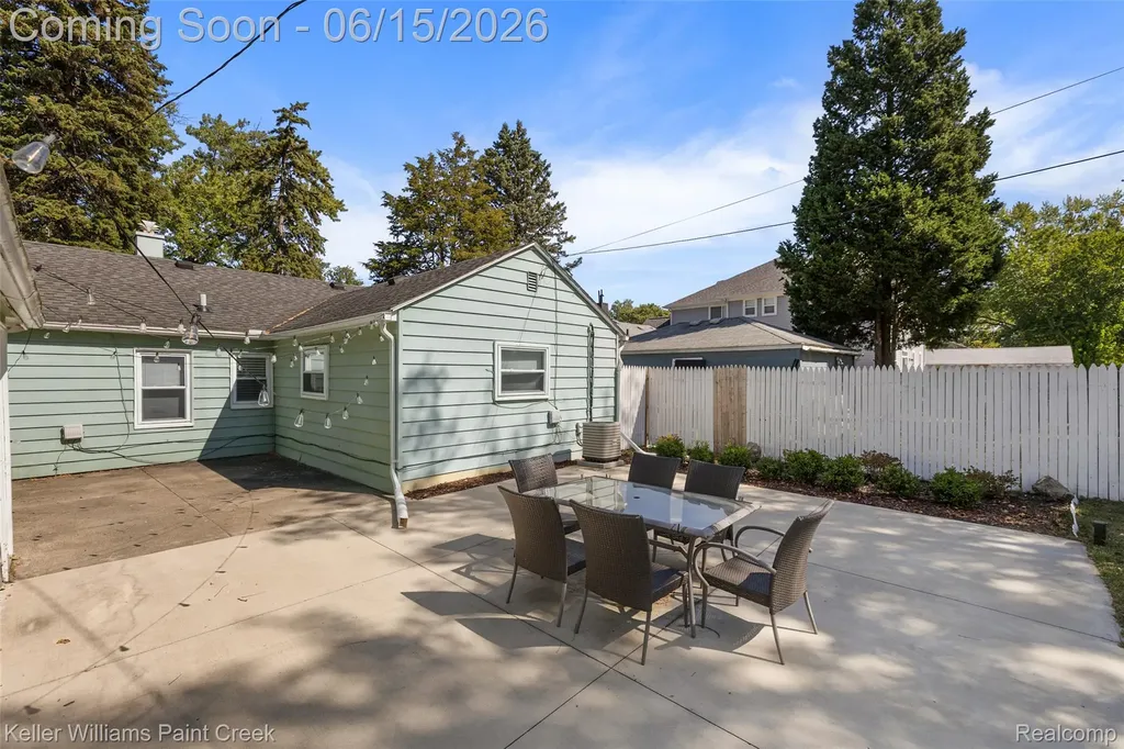 608 E Windemere Avenue Royal Oak City MI 48073