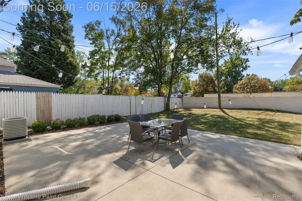 608 E Windemere Avenue Royal Oak City MI 48073