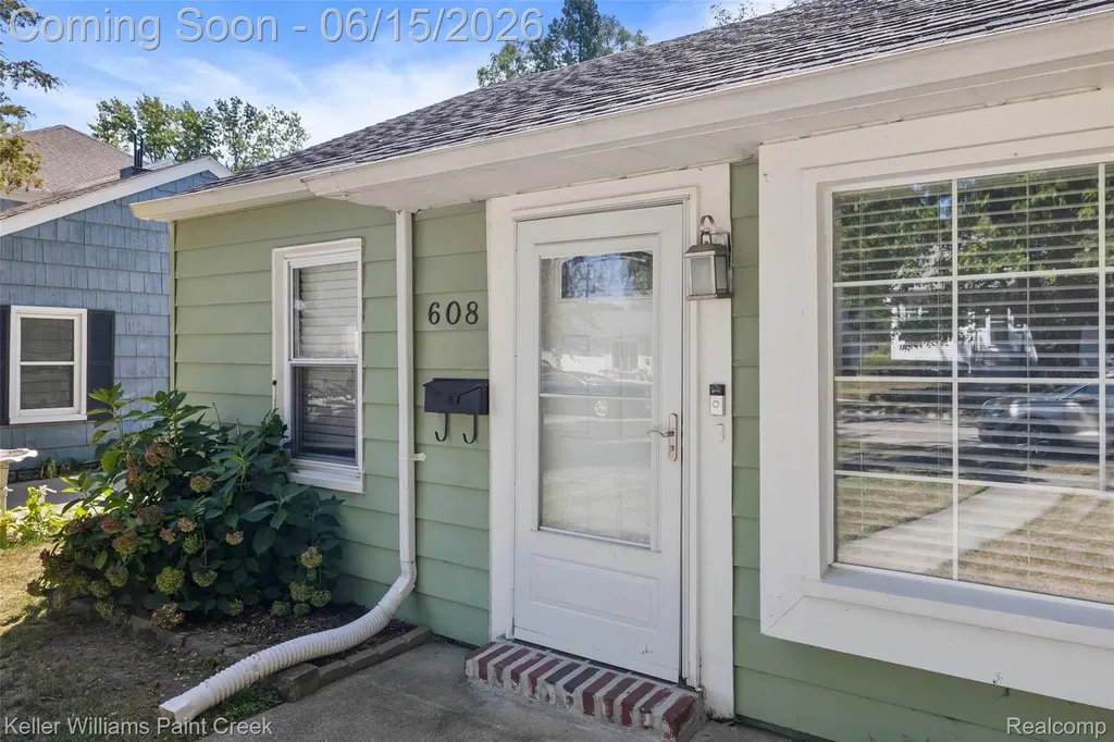 608 E Windemere Avenue Royal Oak City MI 48073