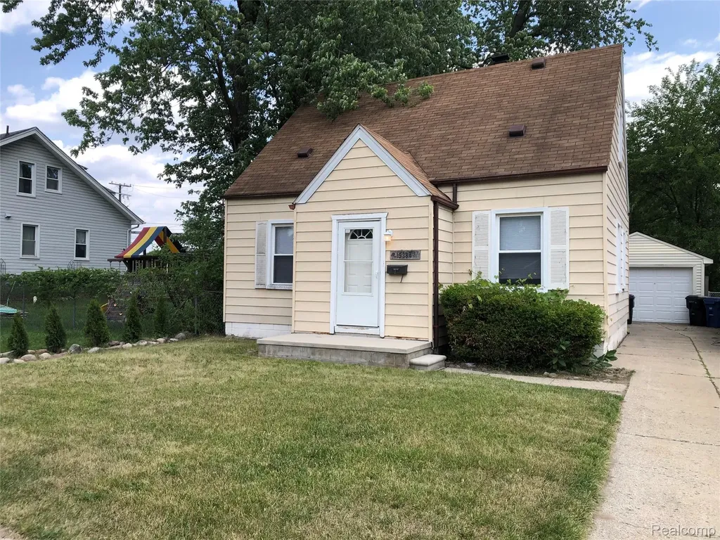 19384 Norborne Redford Charter Township MI 48240
