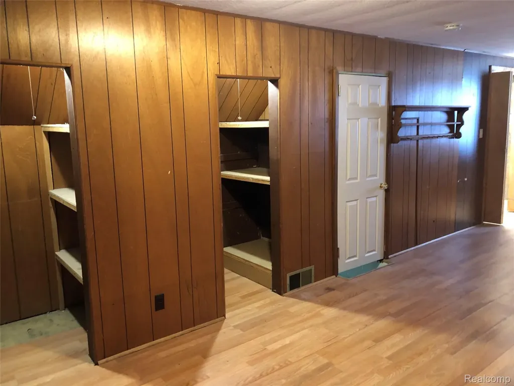 19384 Norborne Redford Charter Township MI 48240