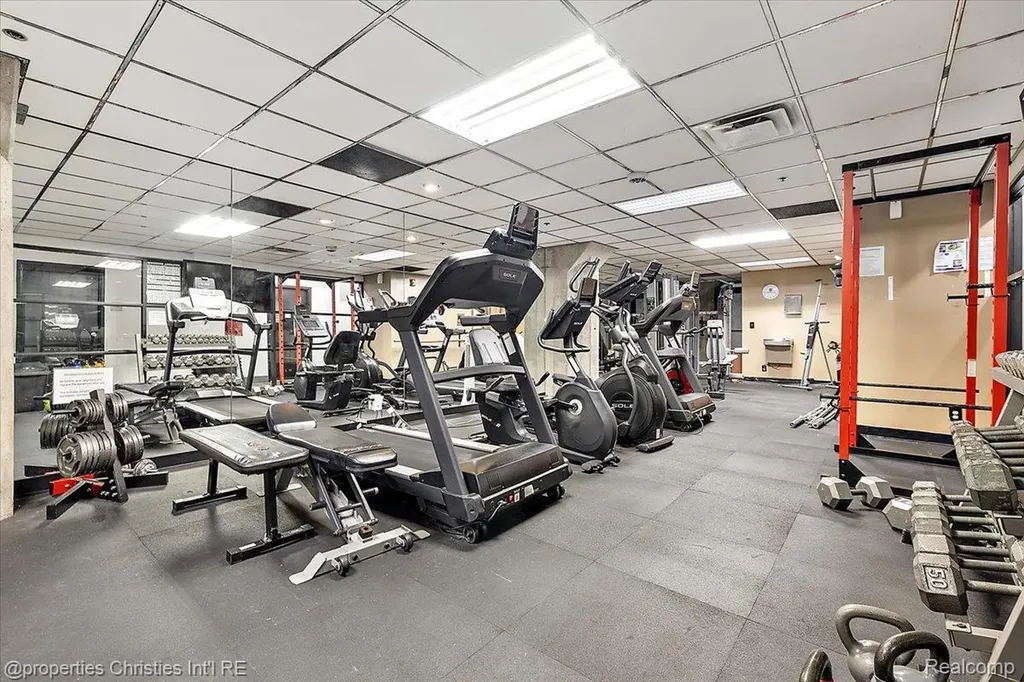 6533 E Jefferson Avenue Detroit City MI 48207