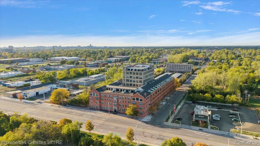 6533 E Jefferson Avenue Detroit City MI 48207