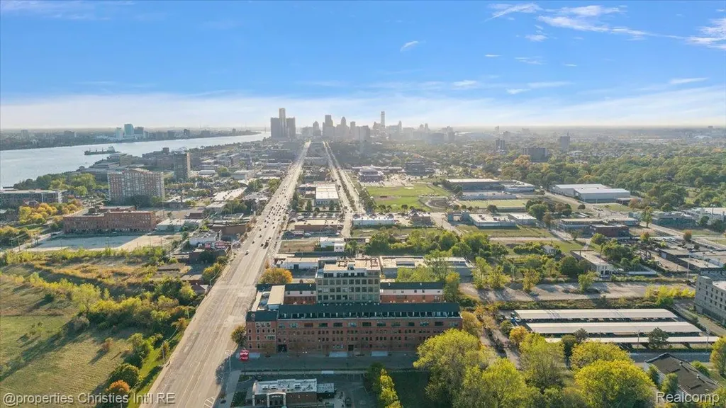 6533 E Jefferson Avenue Detroit City MI 48207