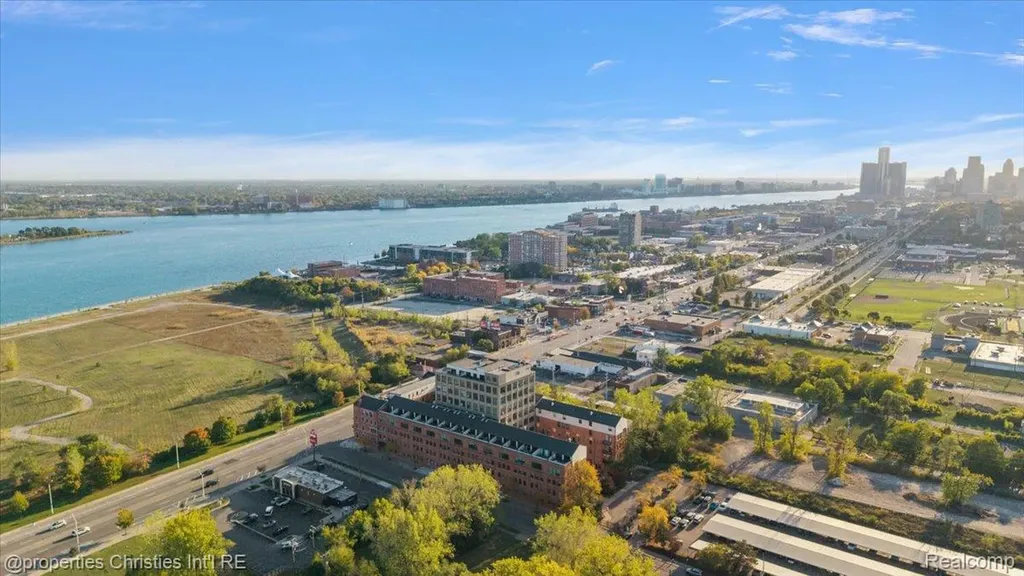 6533 E Jefferson Avenue Detroit City MI 48207