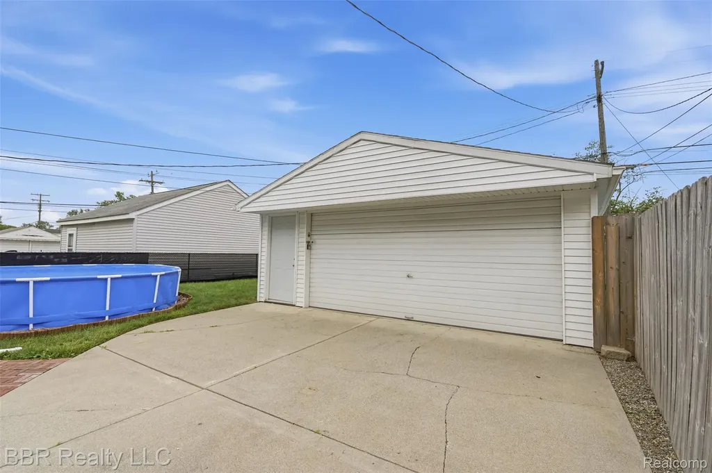 12256 Pearl Street Southgate City MI 48195