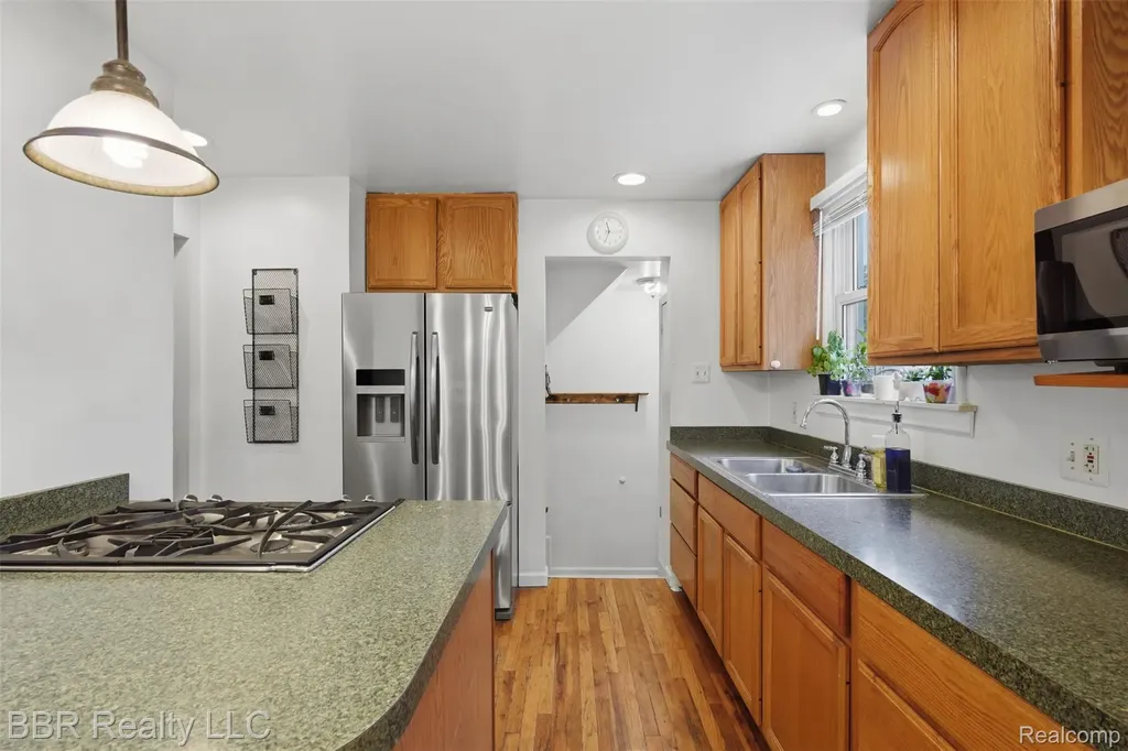12256 Pearl Street Southgate City MI 48195
