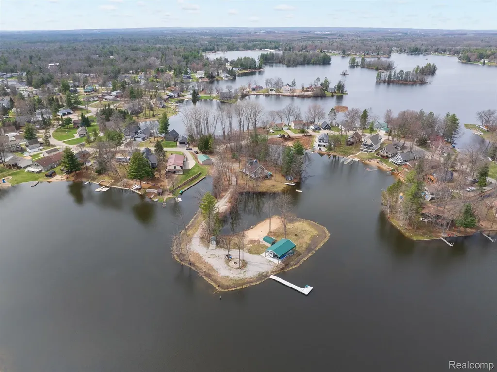 1872 Indianwood Loop Mills Township MI 48661