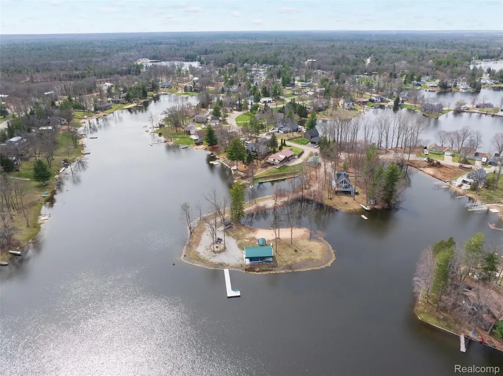 1872 Indianwood Loop Mills Township MI 48661