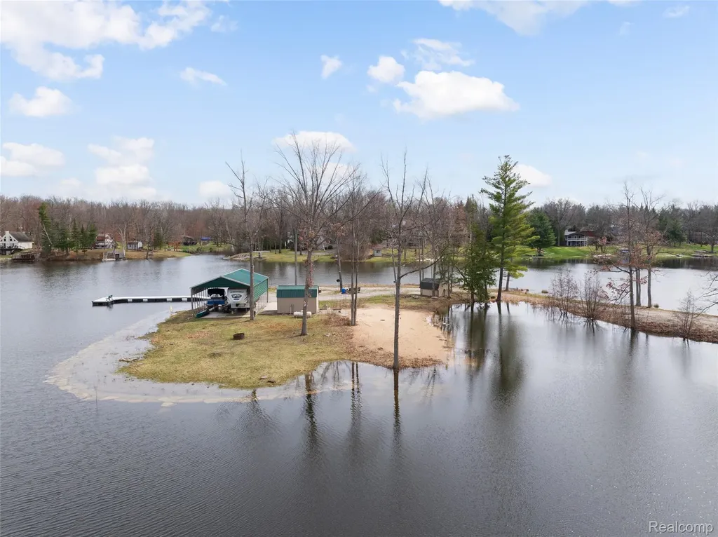 1872 Indianwood Loop Mills Township MI 48661