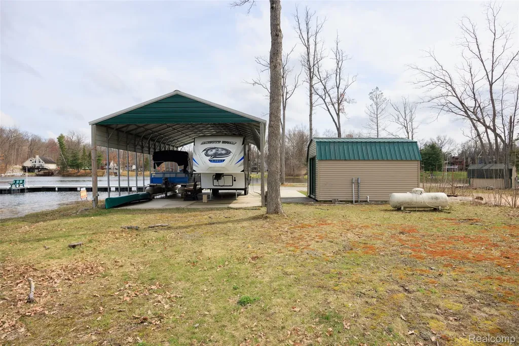 1872 Indianwood Loop Mills Township MI 48661