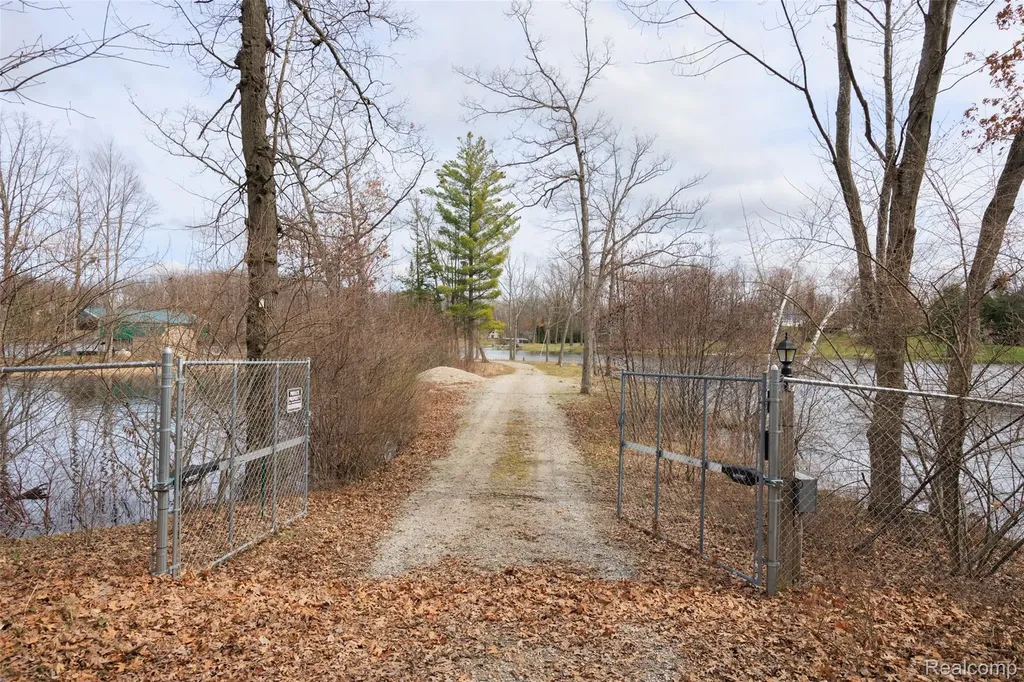 1872 Indianwood Loop Mills Township MI 48661
