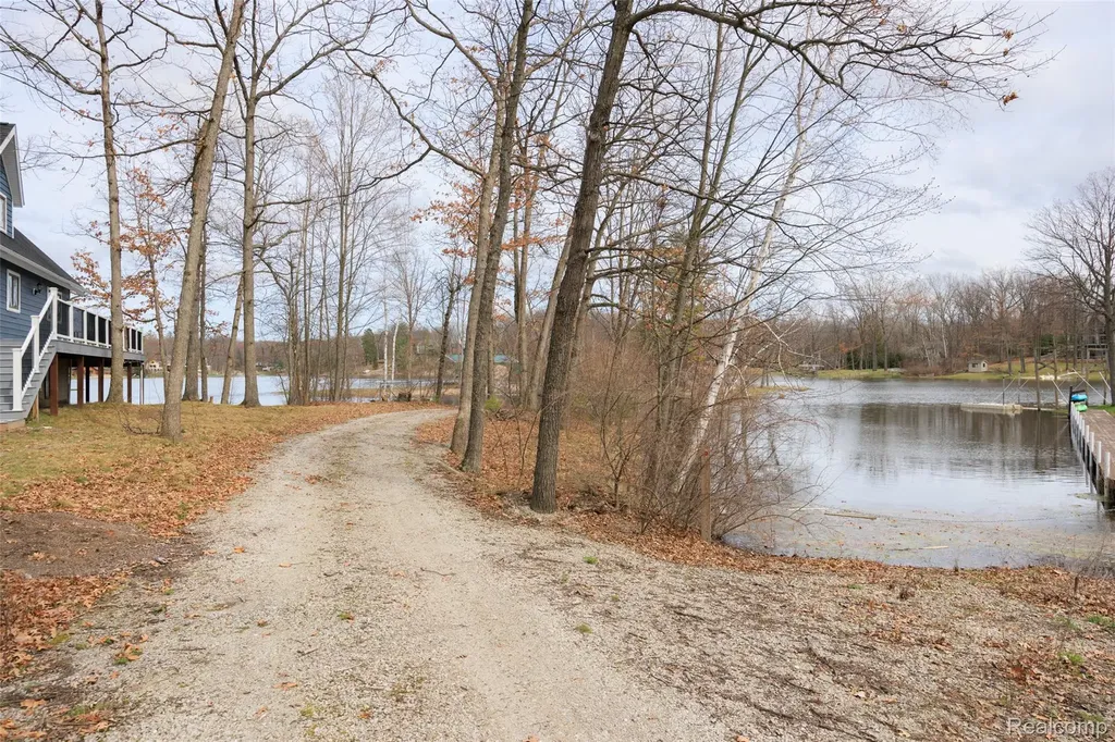 1872 Indianwood Loop Mills Township MI 48661