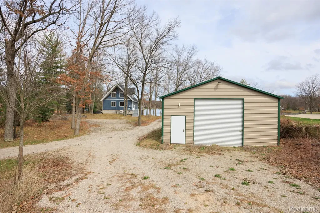 1872 Indianwood Loop Mills Township MI 48661