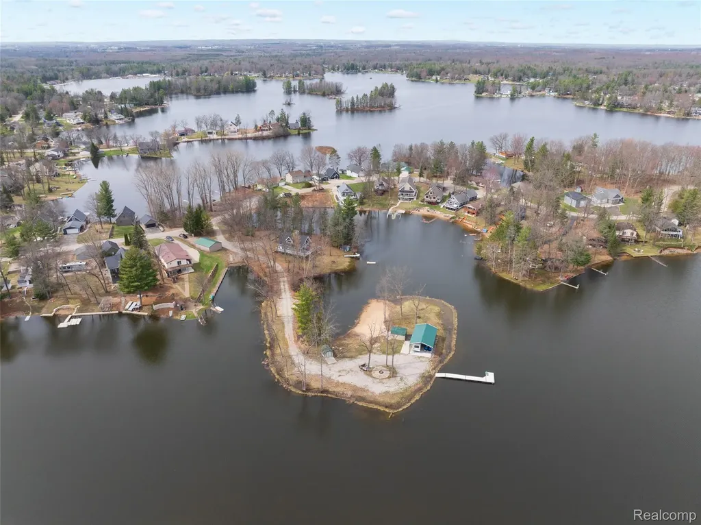 1872 Indianwood Loop Mills Township MI 48661