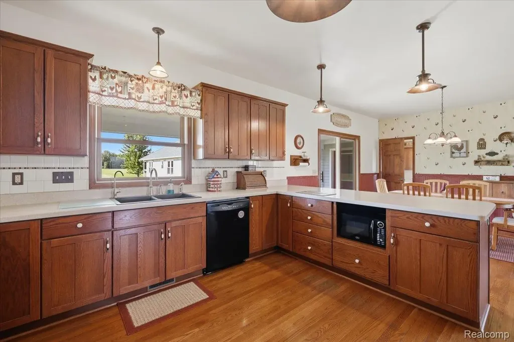 7868 Big Hand Road Columbus Township MI 48063