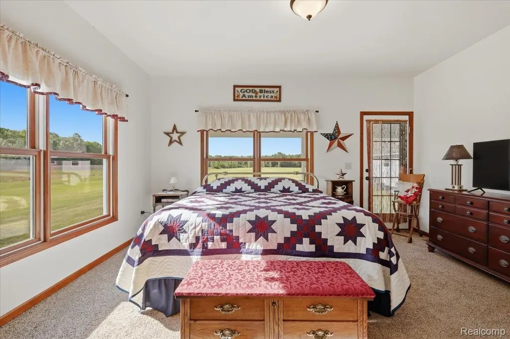 7868 Big Hand Road Columbus Township MI 48063