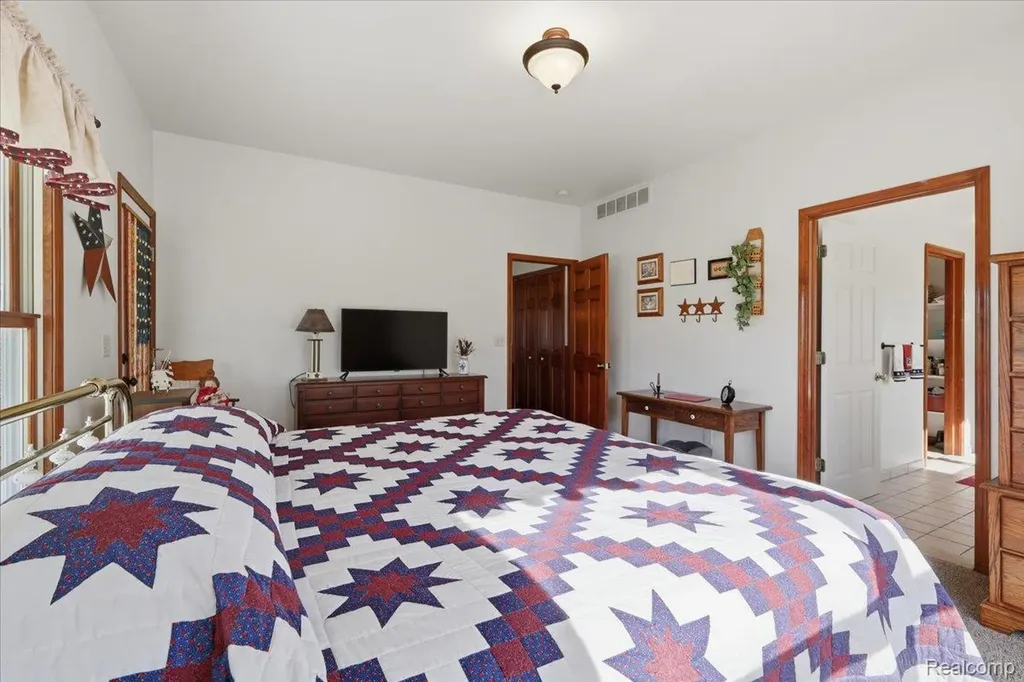 7868 Big Hand Road Columbus Township MI 48063