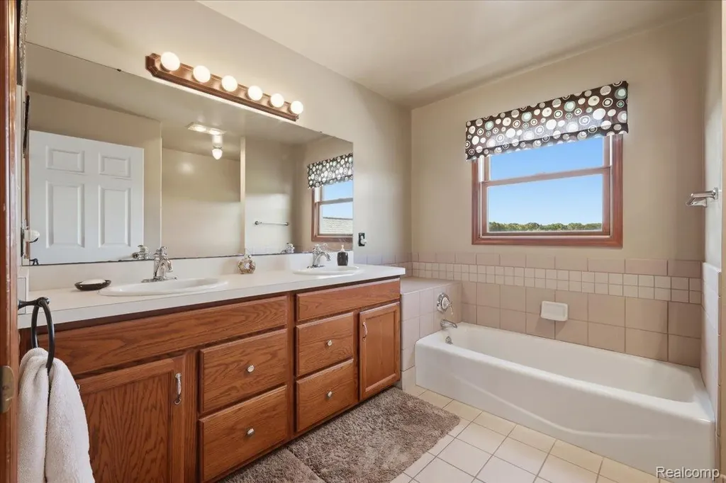 7868 Big Hand Road Columbus Township MI 48063