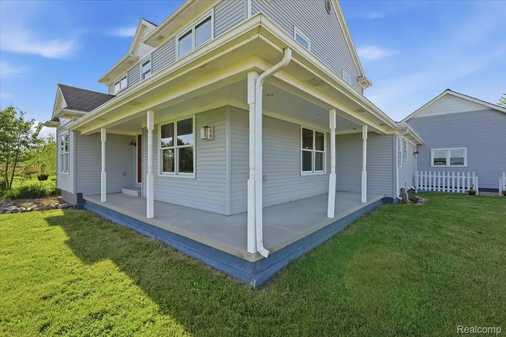 7868 Big Hand Road Columbus Township MI 48063