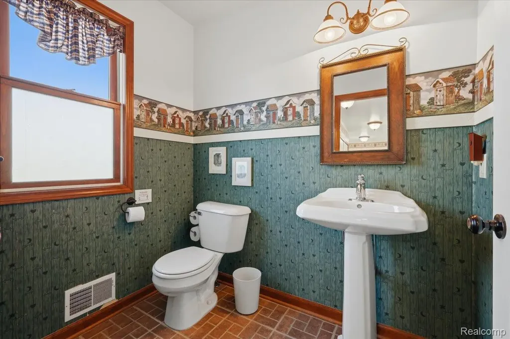 7868 Big Hand Road Columbus Township MI 48063